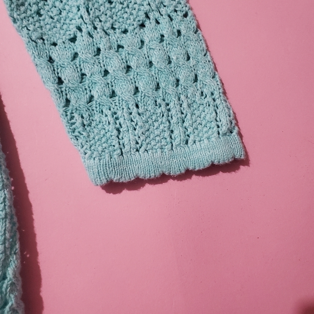 Vintage 1980s 80s Robin Egg Blue Knit Sweater Scalloped Hems - Picture 3 of 8